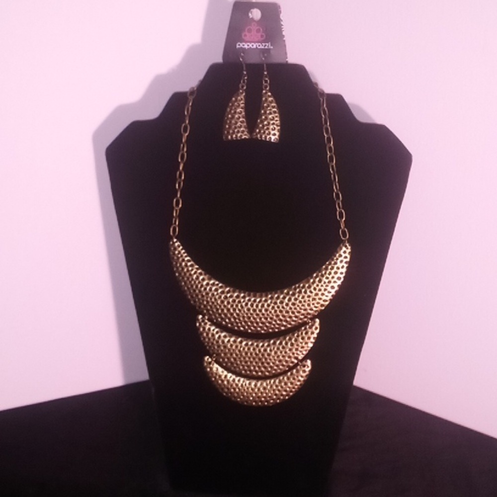 2pk. - Paparazzi Accessories- Necklace and Earring Set